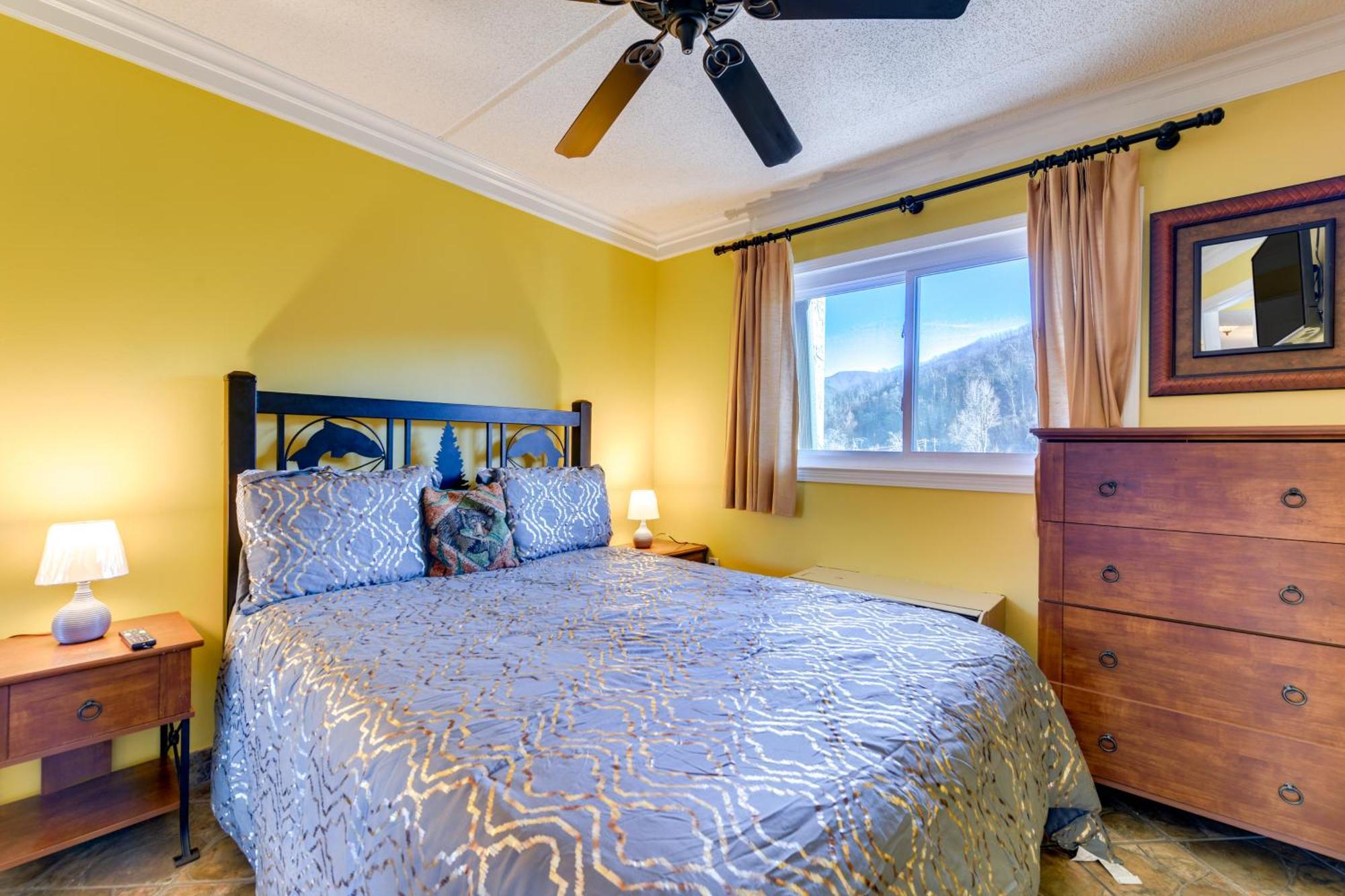 Downtown Gatlinburg Condo With Community Pool! エクステリア 写真
