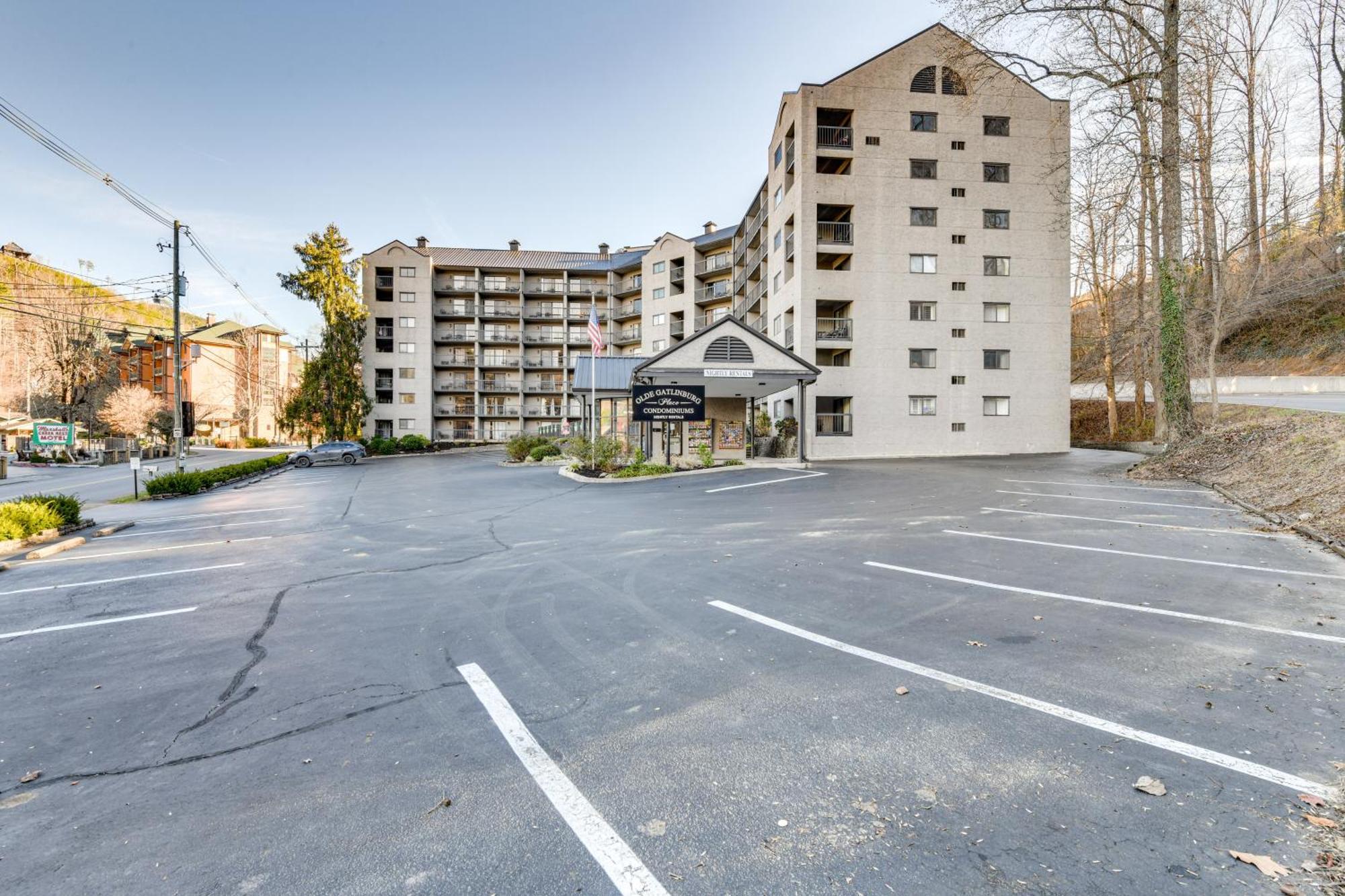 Downtown Gatlinburg Condo With Community Pool! エクステリア 写真